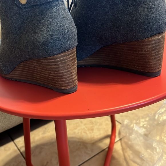 Dr. Scholl’s size 9 Felt Gray Grey Lace Up Booties Wedges - Picture 6 of 6